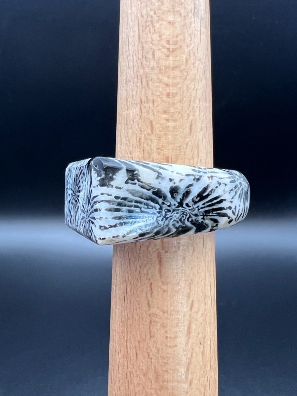 Sterling Silver & Resin Starburst Ring - Picture 6 of 7